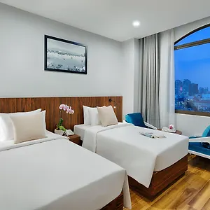 Hotel Happy Life Grand & Rooftop Skybar, Ho Chi Minh